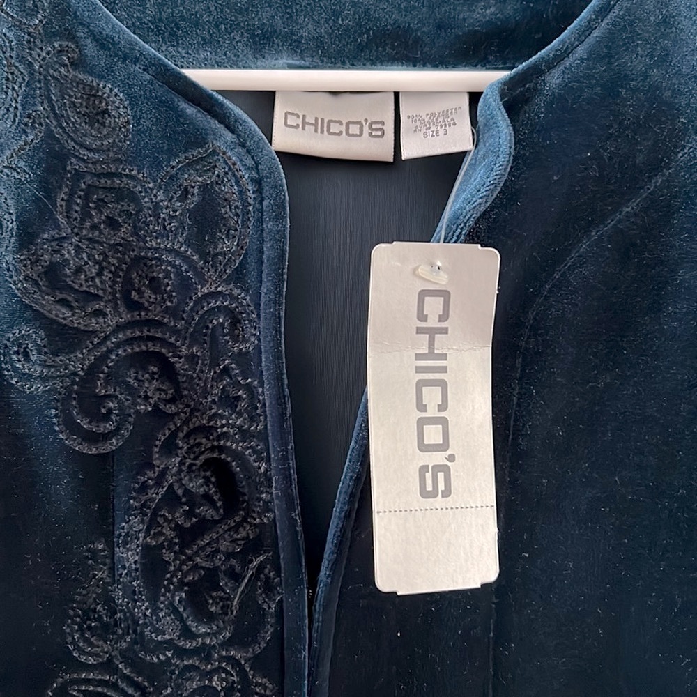 Chico’s Velvet Embroidered Cardigan Size 3  Green Scroll Tonal Trim NWT - Picture 7 of 17